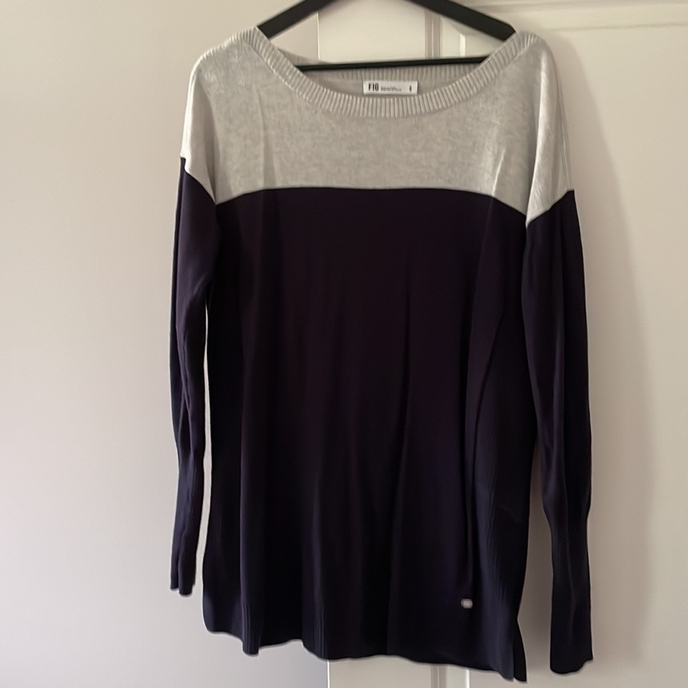 FIG Womens sweater excellent condition size medium